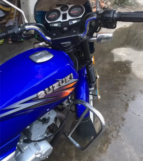 铃木钻豹摩托车 感兴趣的话点“我想要”和我...