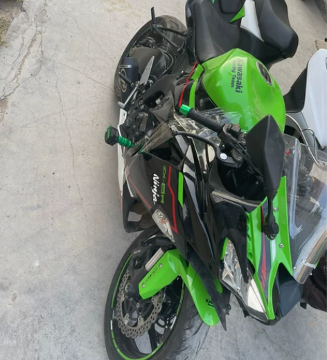 川崎er6n 拆配件 要什么拆什么 感兴趣...