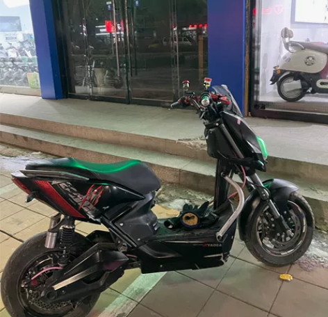 出雅迪黑蜘蛛x5 21年的车 远驱530 ...