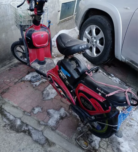 爱玛泡泡电动车闲置出售  可送两个头盔  ...