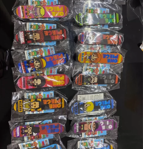 海贼王周边 海贼王指尖滑板 海贼王挂件 2...