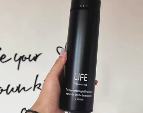 不锈钢保温杯  带滤网  全新  有需要的...