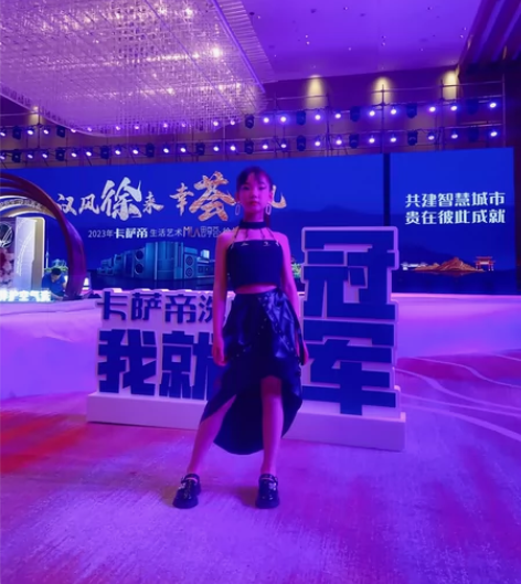 闲置走秀服装，穿了一次，80元。140码…...