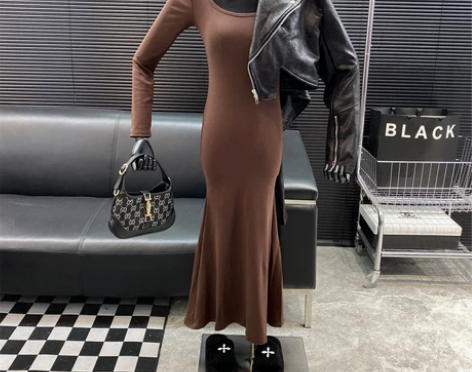 极简风法式气质U领紧身包臀鱼尾裙女ins纯...