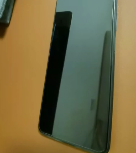 华为麦芒9,成色嘎嘎新,全程带壳带膜,没拆...