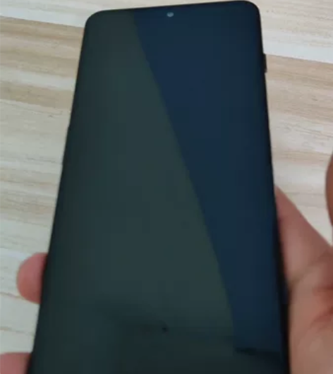 出一台黑鲨4游戏手机  黑色  8+128...