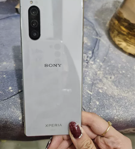 索尼xp5 J8210 日版8+64，屏幕...