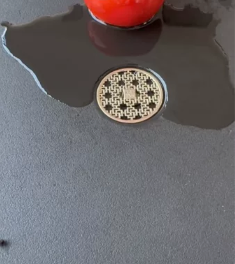 摩托罗拉v8黄金版，成色完美 感兴趣的话点...