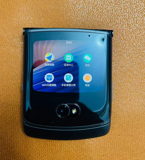 摩托罗拉折叠二代 8+256国行，大陆国行...