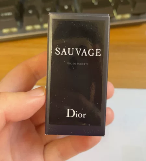 迪奥旷野淡香水10ml 买正装送的香水小样...