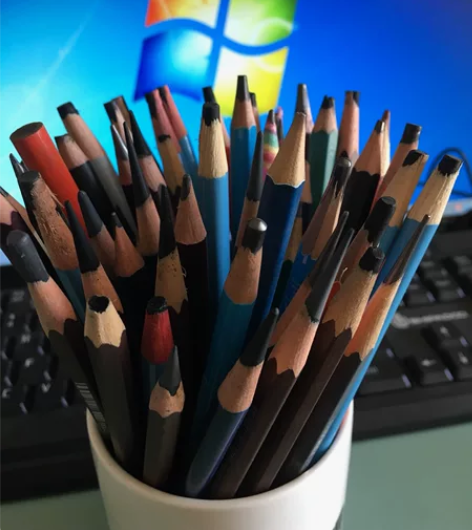 考试完剩下一些素描和炭笔，低价转给有缘人 ...