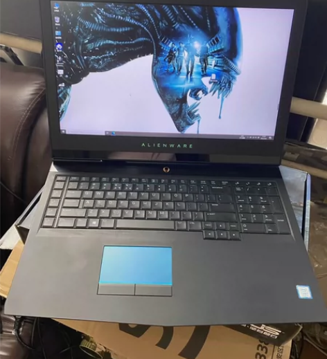 外星人超级笔记本，超级17寸超级屏幕，i7...