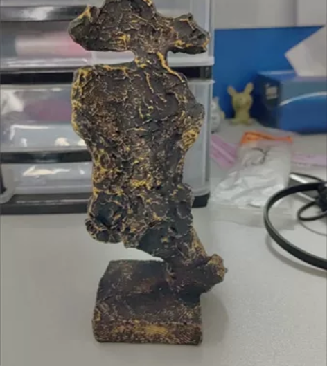 沉默是金桌面摆饰,买了半个月左右,准备搬家...