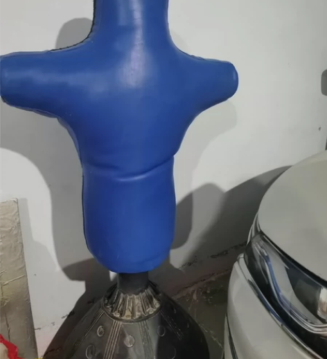 拳击人型靶，人行拳击沙袋，吸盘底座。 锻炼...