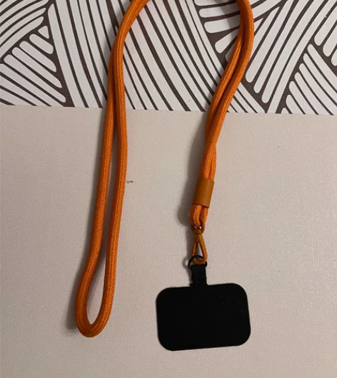 无印良品手机挂绳，挂脖款，不带手机壳，几乎...