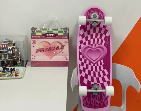 低价处理陆冲板，原价400多，全新包邮，甜...