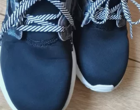 乔丹运动鞋，夏季款，9成新41码的，鞋特别...