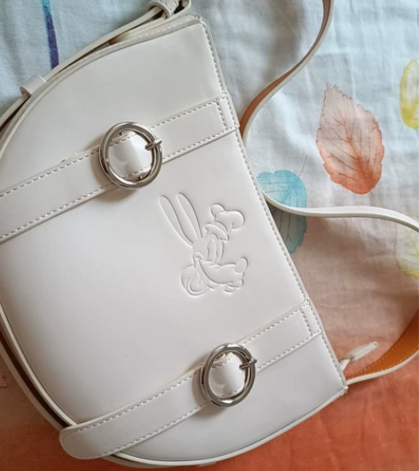 不莱玫半圆包 米白色 夏天百搭 9成新