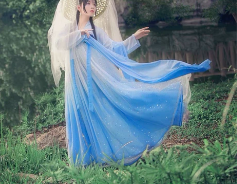 千韵岗辰莲鱼梦汉服正品就试穿过一次卖的原因...