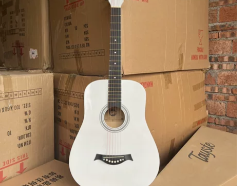 【便宜出售】吉他原价八百多全新38寸圆形桶...