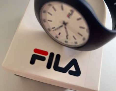 斐乐手表 99新 无刮痕 需要自己换电池 ...