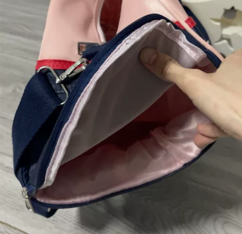 健身包，防水、有鞋仓可拎可挎，买回来只装过...