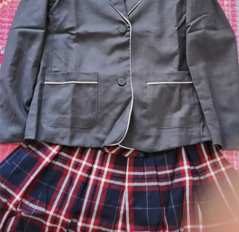 学生制服，160码，全新两套，一套35包邮...