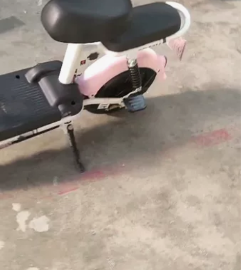 高配置 一手电动车，一台也是批发价。标价是...