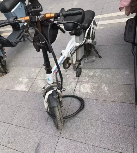 急着出手五羊本田电动车，给钱就卖。有牌有证...