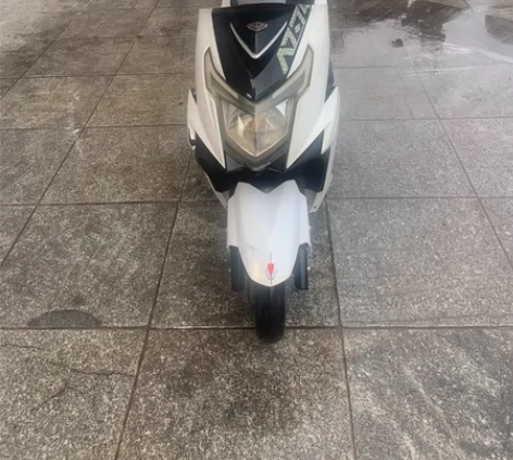 五羊电动车，装的60v32a大电池，续航5...