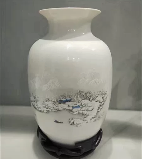 家里的景德镇陶瓷器摆件花瓶，可以用于插花办...