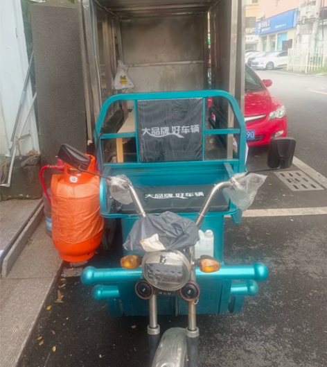诚心出售电动三轮车，几乎全新商标。送送送工...