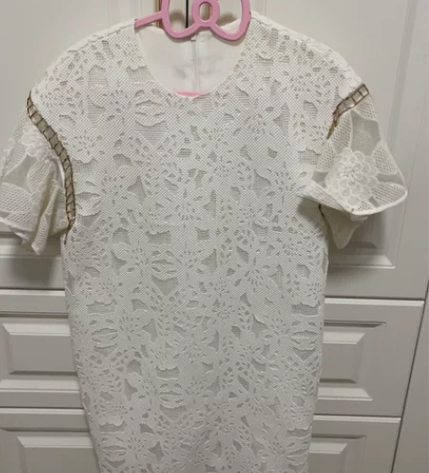 白色Zll裙子 S 感兴趣的话点“我想要”...