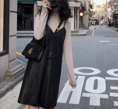 春秋PU皮裙吊带背心打底连衣裙女黑色中长款...