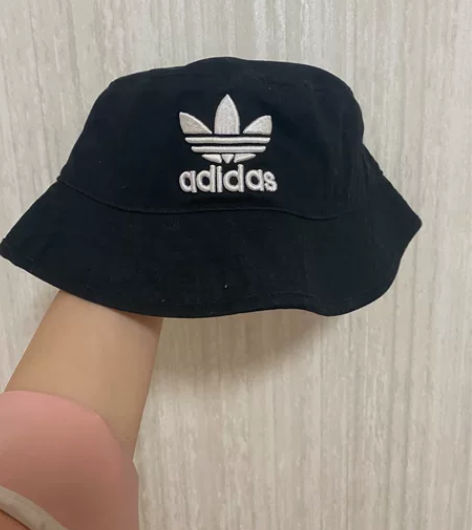 阿迪达斯渔夫帽 感兴趣的话点“我想要”和我...