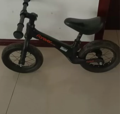 平衡车，新旧如图，80元自提 感兴趣的话点...