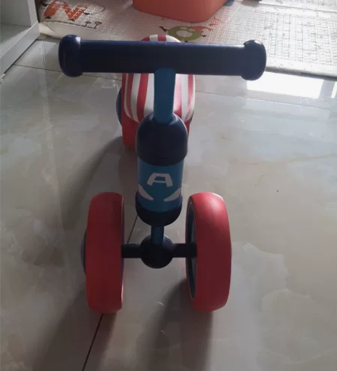 乐的踏行车  宝宝个子大 买小了 懒得退了...