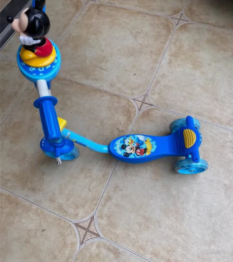 滑板车儿童1一3一6一12岁男孩女童小孩宝...