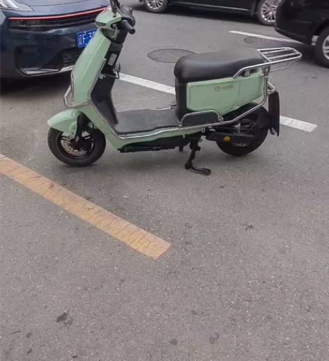 台铃电动车，超能版，车况新，一年车，前后碟...