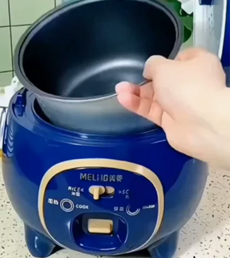 实体店不干了 特价处理几台美菱迷你电饭煲1...