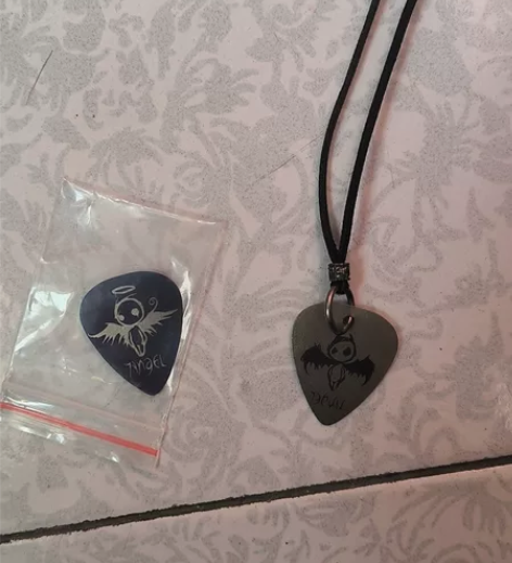 吉他拨片金属天使与恶魔项链款，赠金属拨片烤...