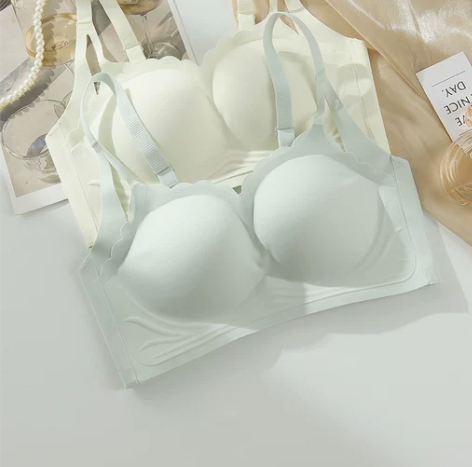 ?提拉无痕内衣女小胸聚拢上托固定杯薄款收副...