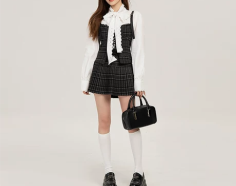 YEELEN学院风复古格纹吊带黄金比例套装...