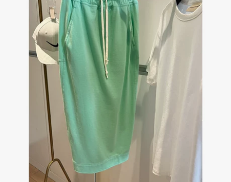 ?好看哭了！一眼迷上！薄荷绿高腰开叉半身裙...