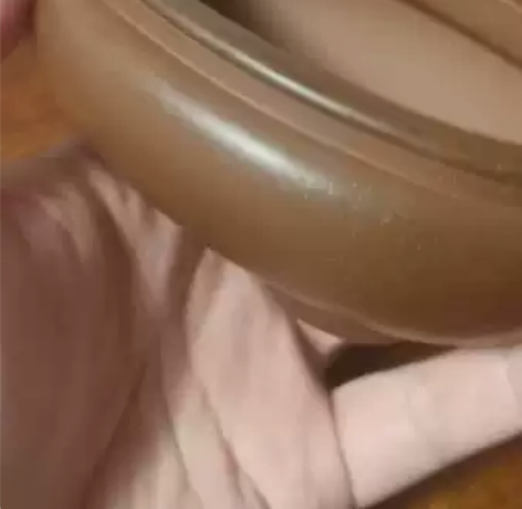 （编号盆）小圆腰蒲包口，中国宜兴加剑英款。...