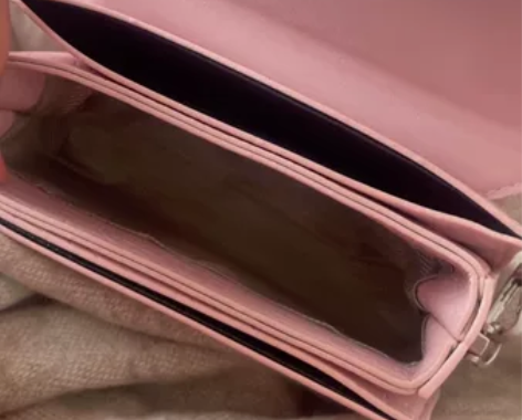 全新 粉色手提斜挎包 感兴趣的话点“我想要...