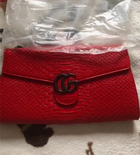 出女士真皮手包 买老妈买来发现不适合，颜色...
