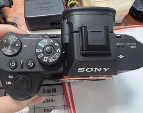 索尼a7r2贴了膜成色好 感兴趣的话点“我...