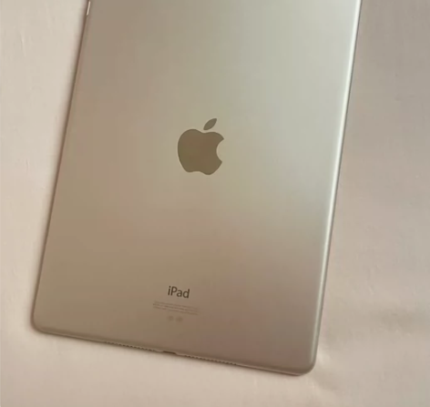 个人出一台iPadAir2 128G可插卡...