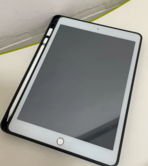 转卖iPad2020款第八代10.2英寸玫...